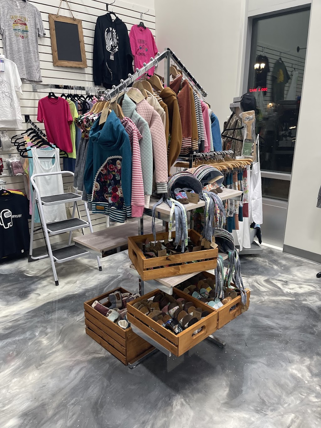 Shes Crafting | 5305 Magasin Ave #108, Beaumont, AB T4X 1V8, Canada | Phone: (780) 737-2738