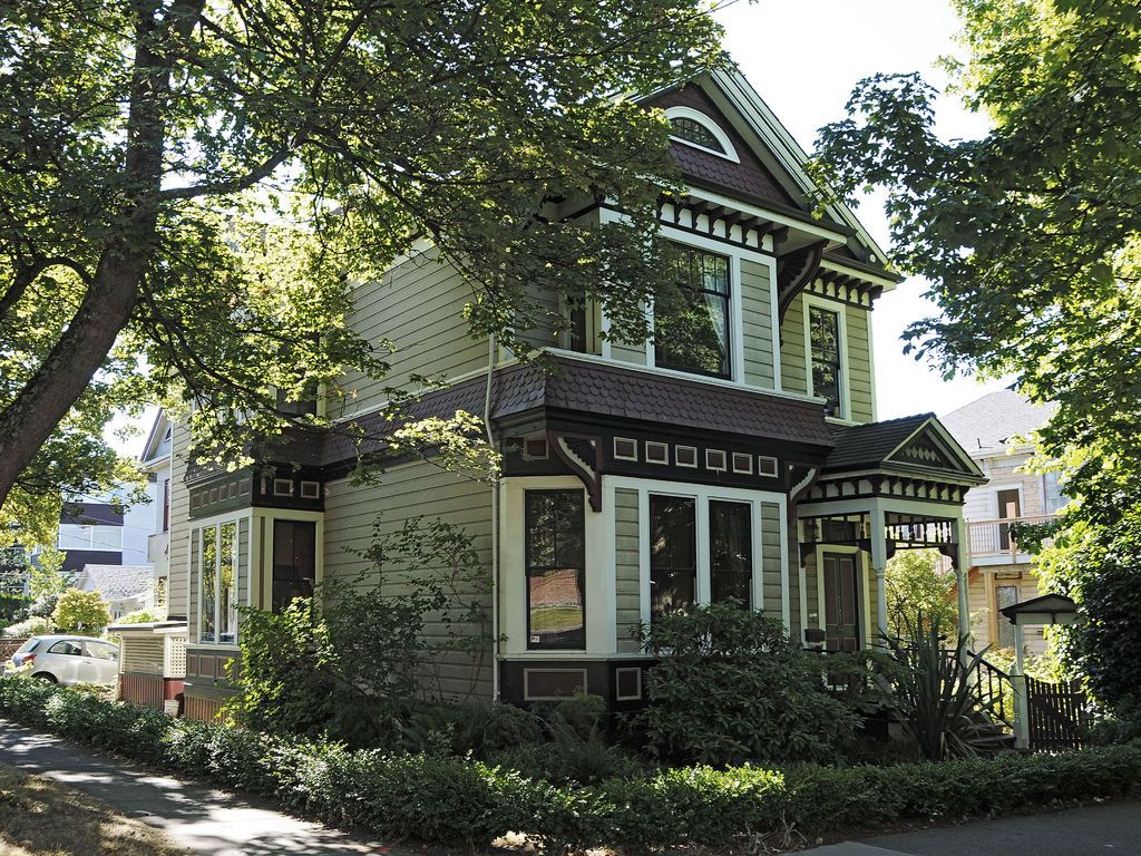 Kerry Davies Real Estate Group powered by eXp Realty | 2581 Maynard St, Victoria, BC V8N 1K4, Canada | Phone: (250) 213-9389