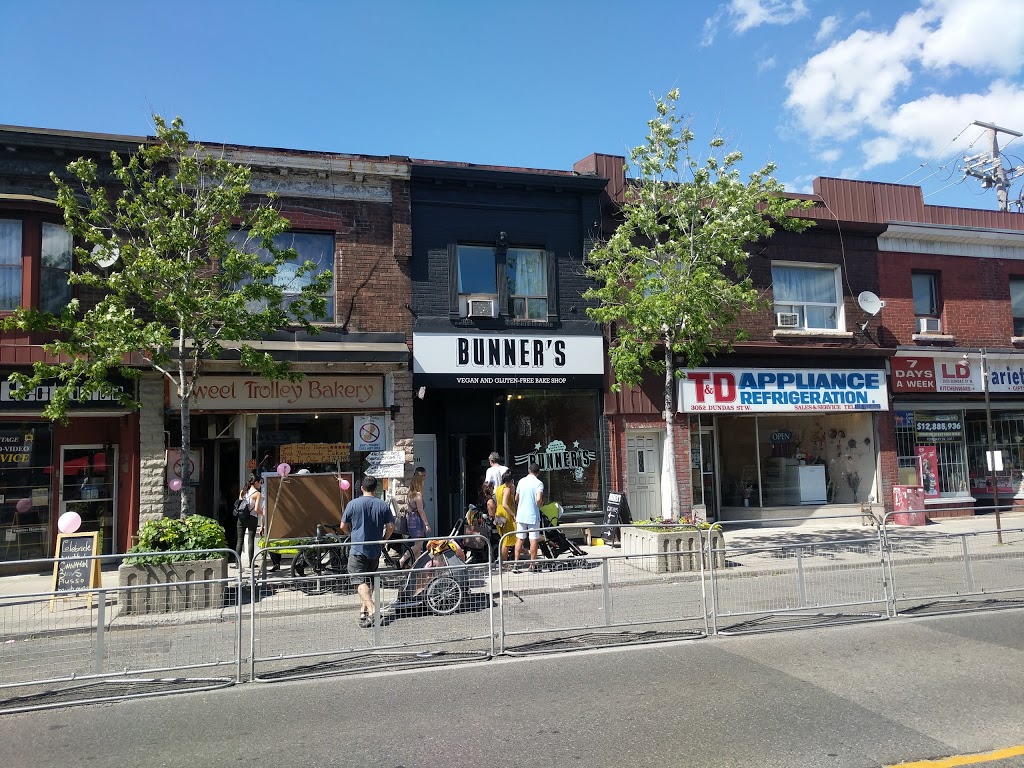 Bunners Bake Shop | 3054 Dundas St W, Toronto, ON M6P 1Z7, Canada | Phone: (647) 352-2975