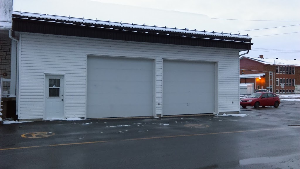 Sainte-Marie-Salomé City Hall | 690 Chemin St Jean, Sainte-Marie-Salomé, QC J0K 2Z0, Canada | Phone: (450) 839-6212