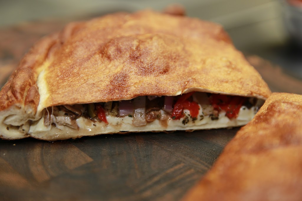 Bondis Pizza | 298 Springbank Dr, London, ON N6J 1E9, Canada | Phone: (519) 645-0322