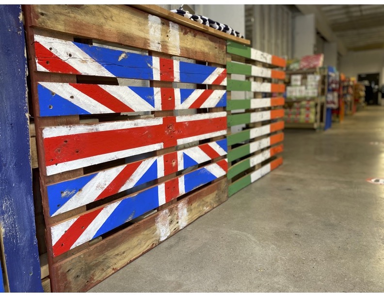 The Scottish And Irish Store | 2194 Robertson Rd, Nepean, ON K2H 9J5, Canada | Phone: (613) 829-2251