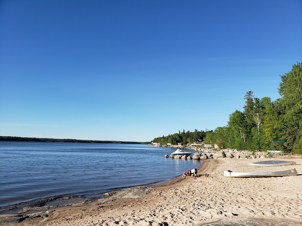 Pinewood Lodge | MB-307, Seven Sisters Falls, MB R0E 1Y0, Canada | Phone: (204) 348-7549