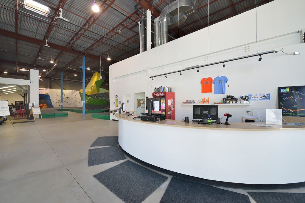 Hub Climbing Markham | 165 McIntosh Dr, Markham, ON L3R 0N6, Canada | Phone: (905) 604-4588