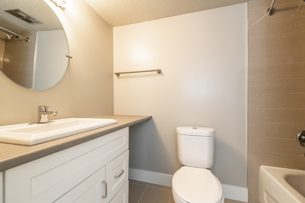 Valencia Apartments | 660 Niagara St, Victoria, BC V8V 1J2, Canada | Phone: (250) 940-3298
