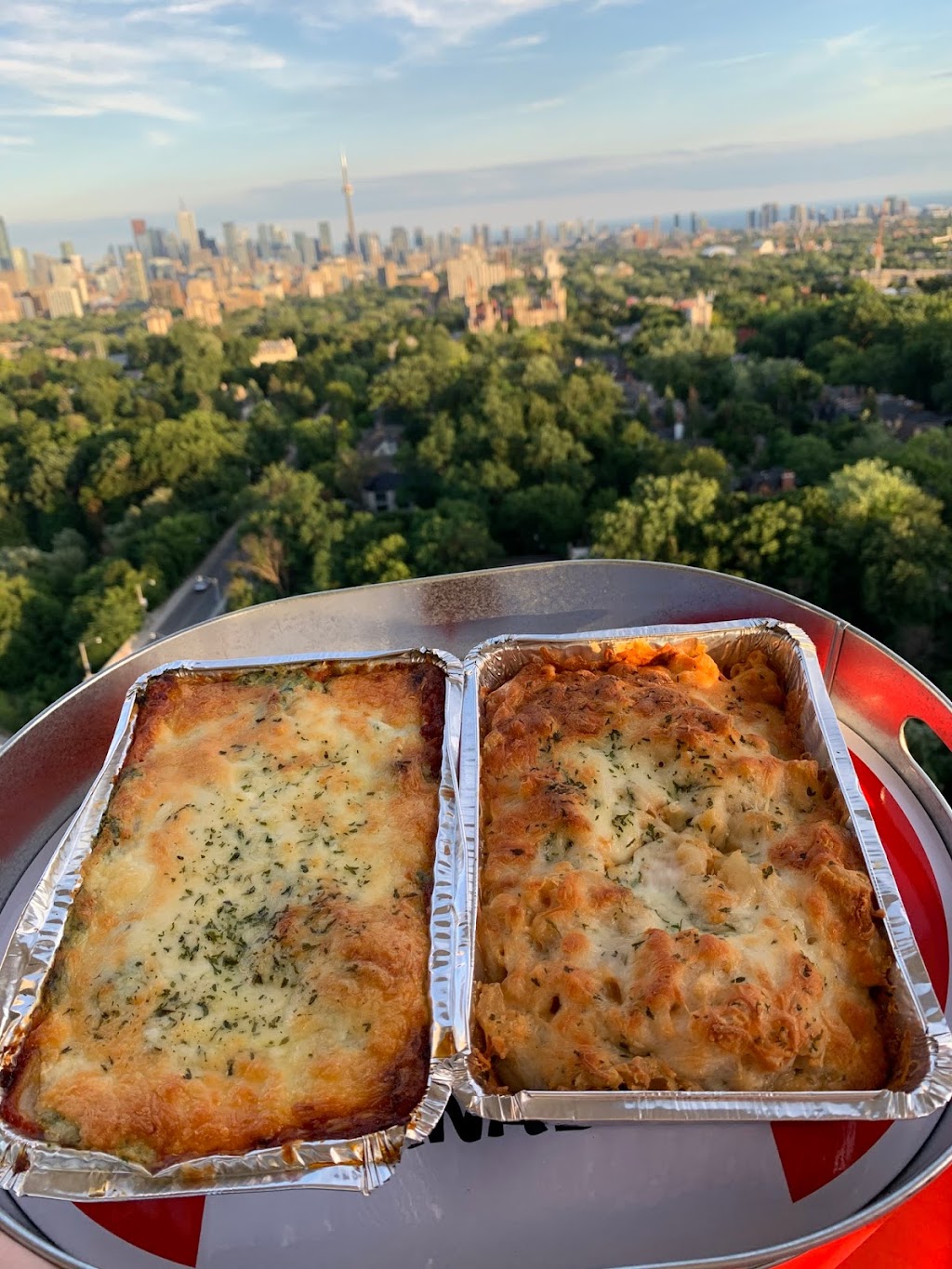 Fleets Food Meal Delivery Toronto | 369 Church St, Toronto, ON M5B 1Z9, Canada | Phone: (416) 977-9924
