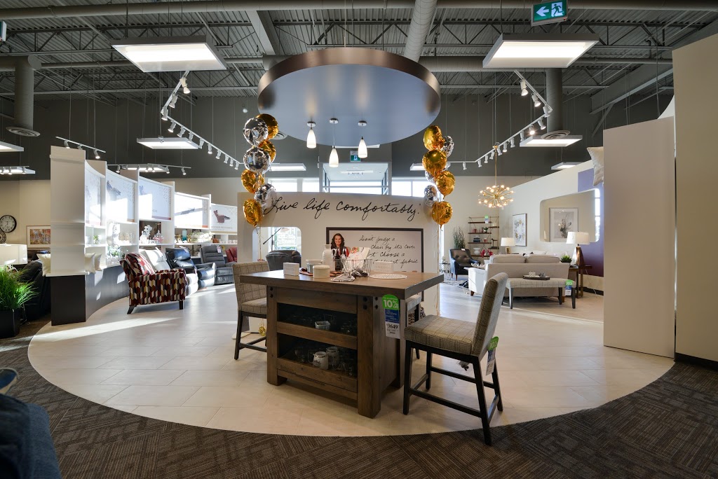 La-Z-Boy Home Furnishings & Décor | 5950 Rodeo Dr Unit #6, Mississauga, ON L5R 3V6, Canada | Phone: (905) 499-0799