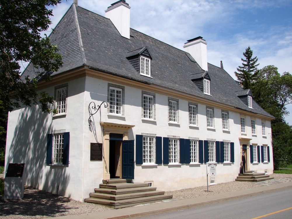 Mauvide-Genest Manor | 4818 Chem. Royal, Saint-Jean-de-lÎle-dOrléans, QC G0A 3W0, Canada | Phone: (418) 829-2630