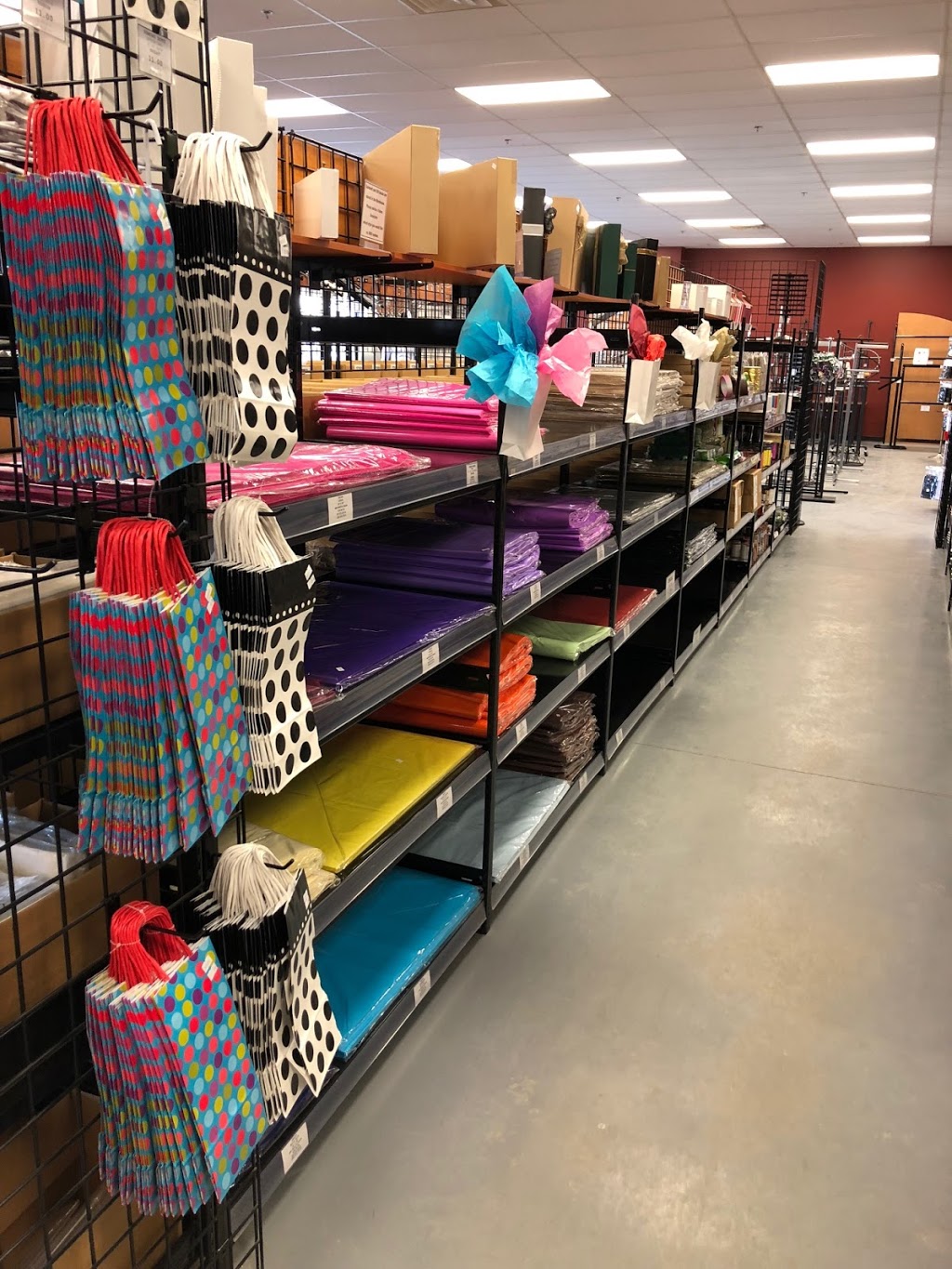 Eddies Hang-Up Display Ltd | 14325 Yellowhead Trail NW, Edmonton, AB T5L 3C4, Canada | Phone: (780) 733-4100