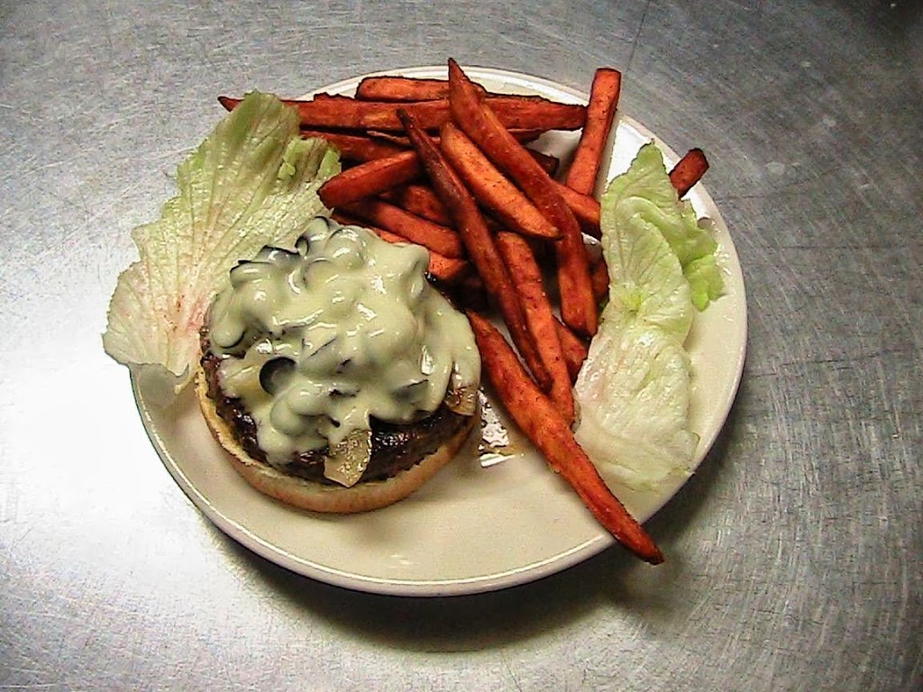 LaCroixs Riverside Pub | 314 Clinton Ave, St Clair, MI 48079, USA | Phone: (810) 329-9955