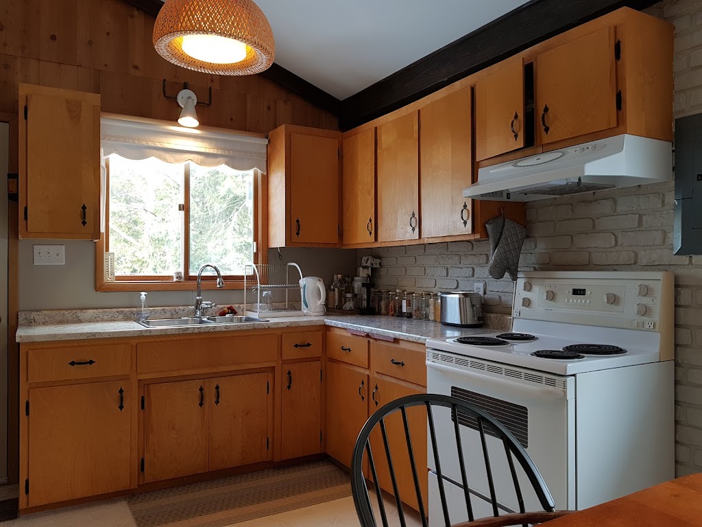 Hedge Hollow | 60 Beach St, Southampton, ON N0H 2L0, Canada | Phone: (519) 832-2444