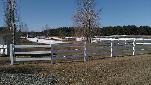 cloture vision fence | 25 Rue Lefebvre N local 7, Lachute, QC J8H 3R8, Canada | Phone: (514) 829-3422