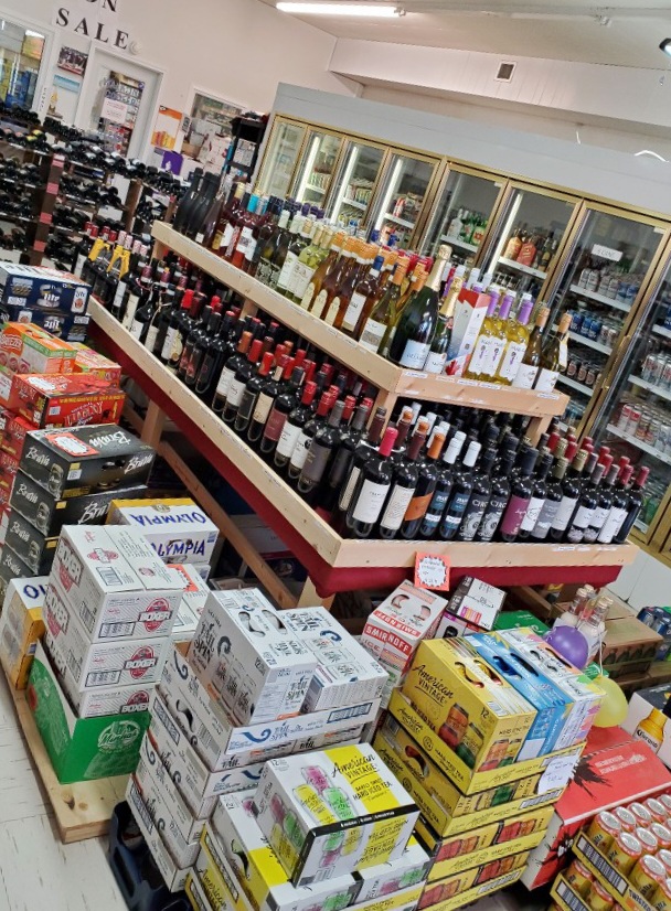 Natural Green Liquor Store | 427 2 Ave N, Vauxhall, AB T0K 2K0, Canada | Phone: (403) 654-4100