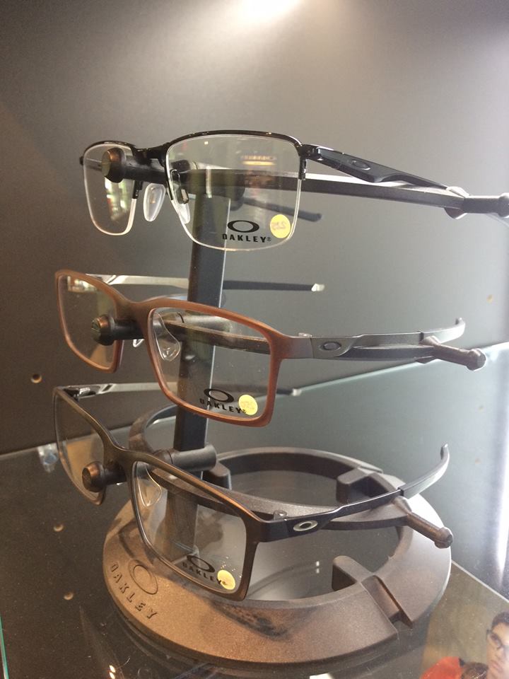 Elmira Eyewear | 73 Arthur St S, Elmira, ON N3B 2M8, Canada | Phone: (519) 669-0879