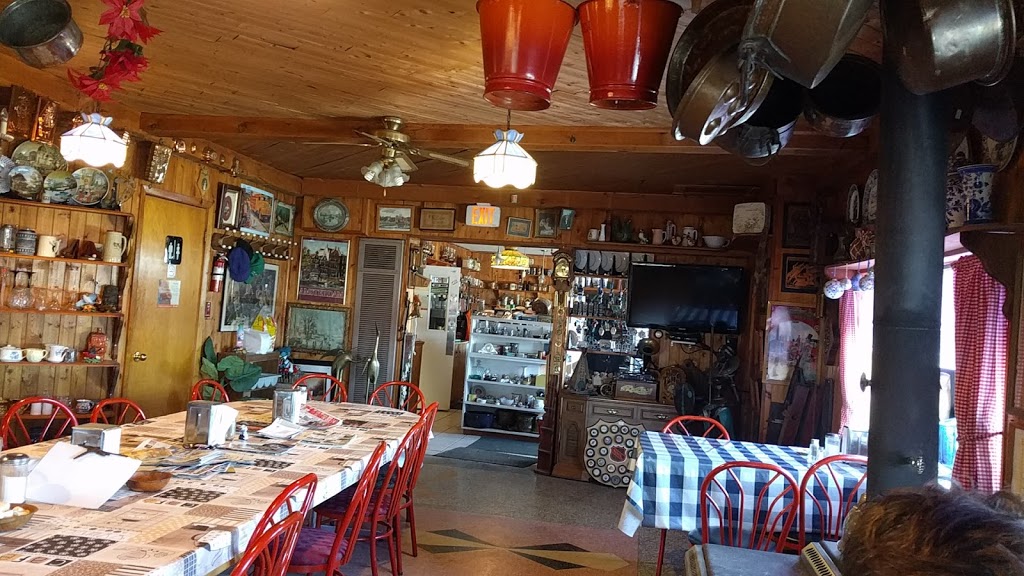 Holland House Restaurant & Tavern | 33317 Talbot Line, Iona Station, ON N0L 1P0, Canada | Phone: (519) 488-5294
