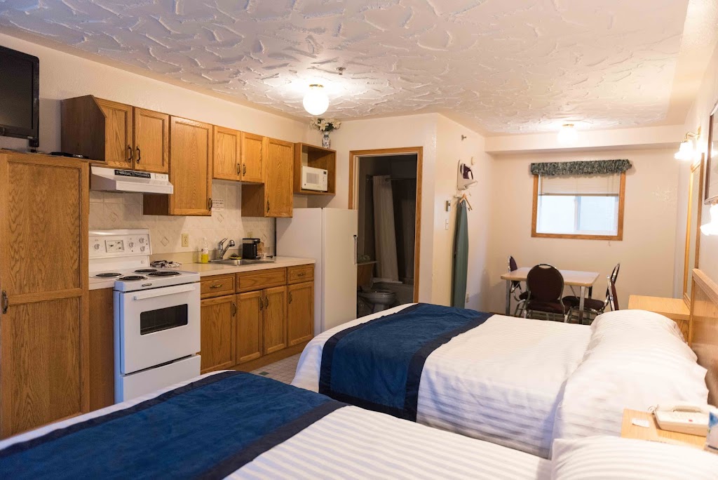 Radium Park Lodge | 4873 Stanley St, Radium Hot Springs, BC V0A 1M0, Canada | Phone: (250) 347-9582