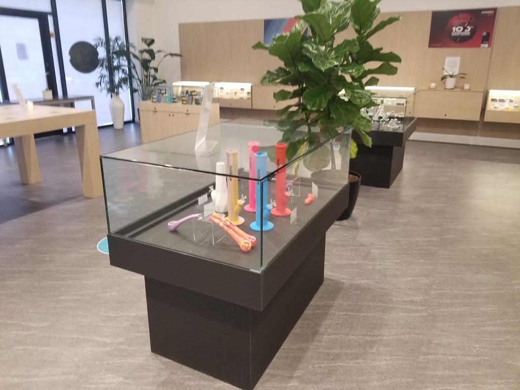 Choom Cannabis Co. | 631 Shawcliffe Gate SW, Calgary, AB T2Y 1W1, Canada | Phone: (587) 393-9095