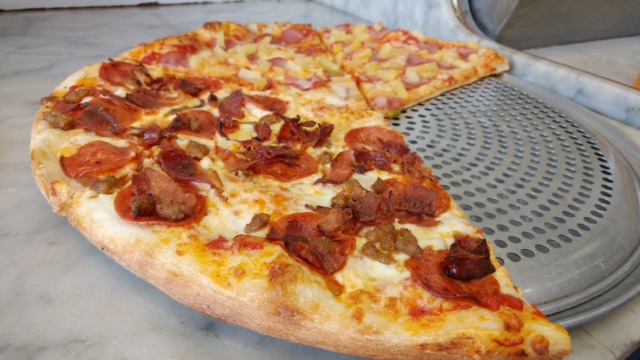Pizzaville | 35 Lone Pine Dr, Port Severn, ON L0K 1S0, Canada | Phone: (416) 736-3636