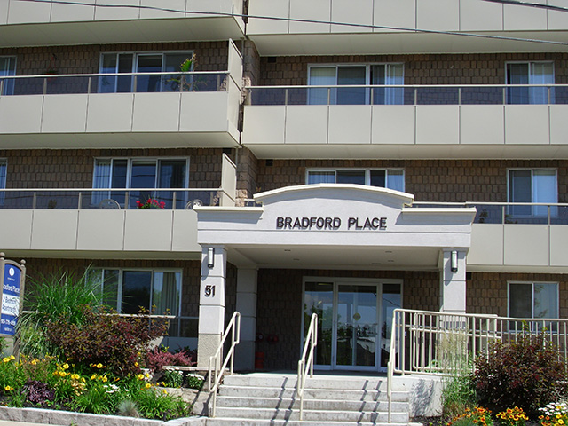 Bradford Place | 51 Centre St, Bradford, ON L3Z 2A9, Canada | Phone: (905) 775-4359