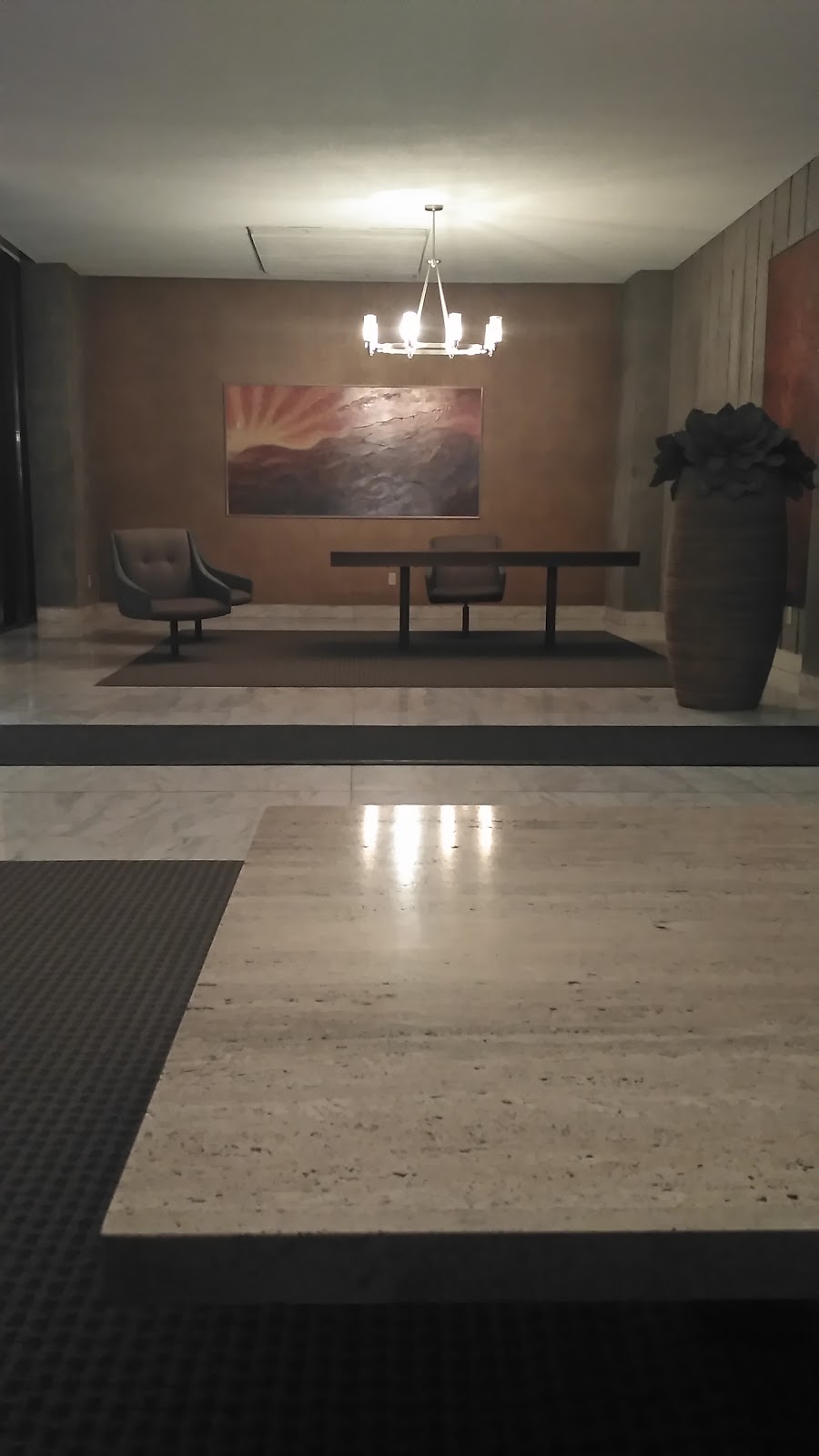 Island Park Towers | 185 Clearview Ave, Ottawa, ON K1Z 6R9, Canada | Phone: (613) 729-4347