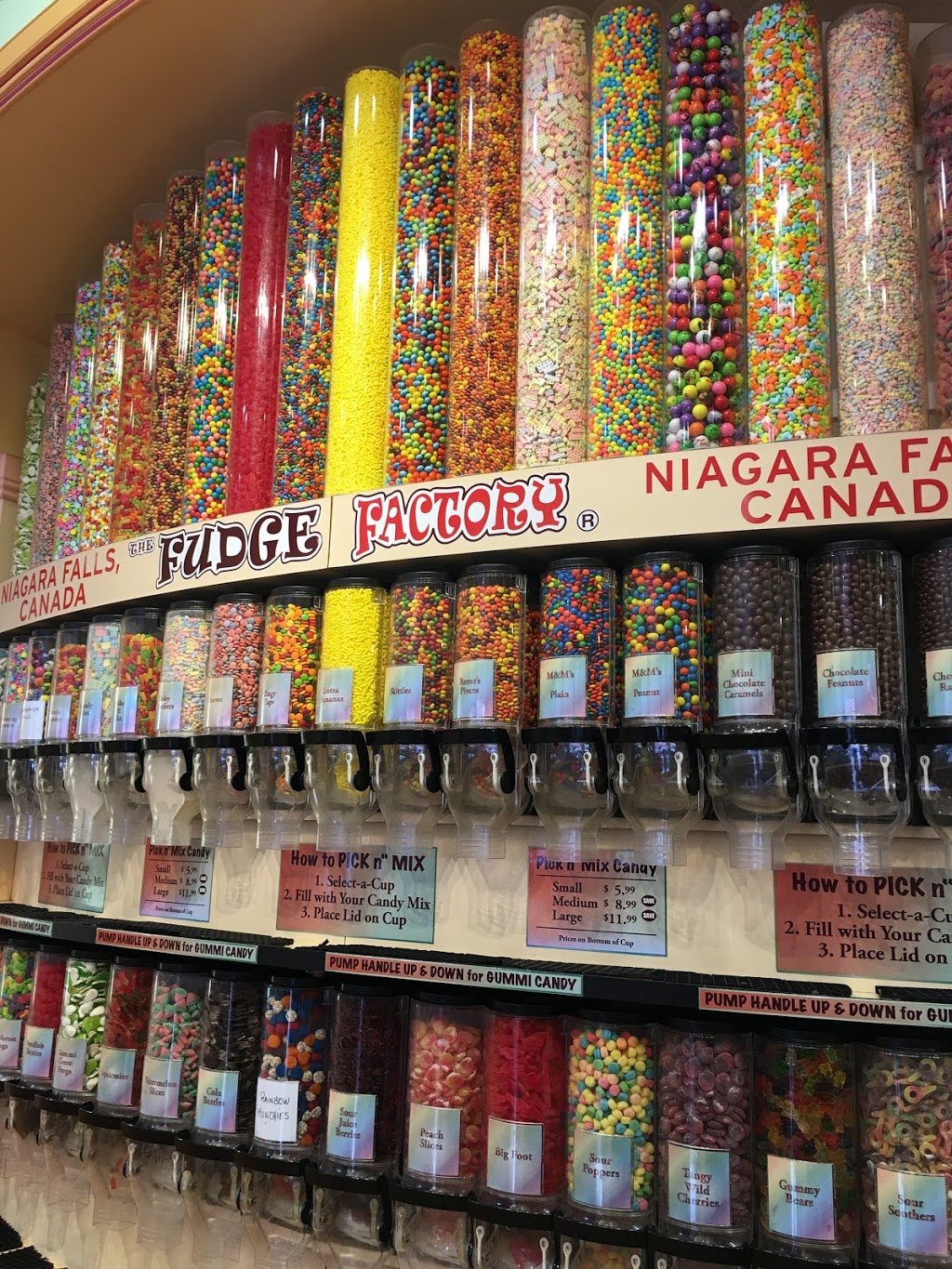 Fudge Factory | 4848 Clifton Hill, Niagara Falls, ON L2G 3N4, Canada | Phone: (905) 358-3676