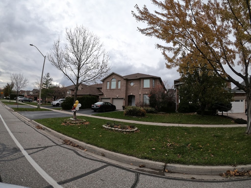 Castlefield Park | 220 River Oaks Blvd E, Oakville, ON L6H 5N2, Canada | Phone: (905) 845-6601