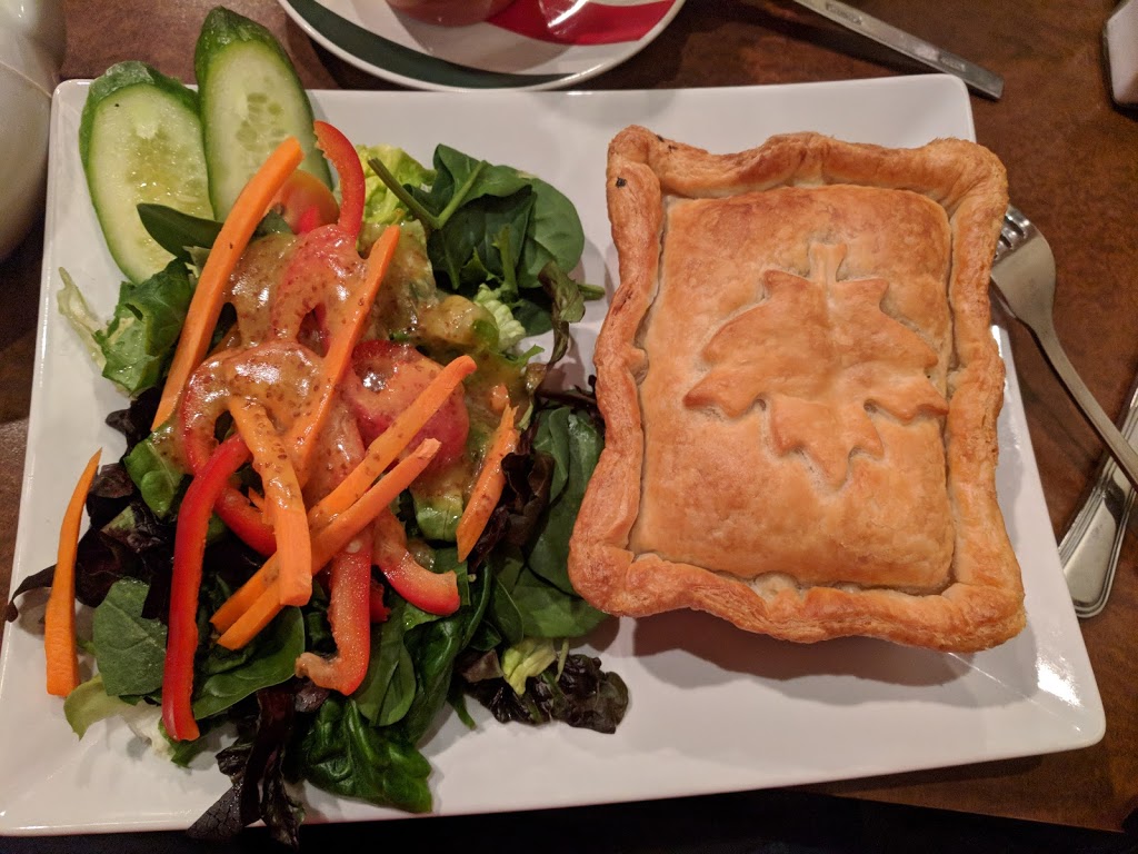 Voyageur Bistro | 3270 Village Way, Sun Peaks, BC V0E 5N0, Canada | Phone: (250) 578-5268
