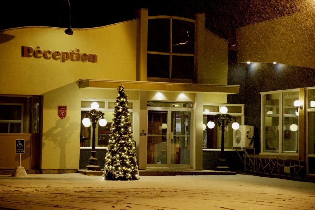 Hôtel Mont-Valin | 3665 Bd Talbot, Chicoutimi, QC G7H 5B1, Canada | Phone: (418) 545-4912
