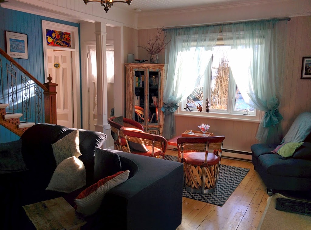 Gîte la Chambre des Maîtres | 109 Rue-Sainte Anne, Baie-Saint-Paul, QC G3Z 1N9, Canada | Phone: (418) 435-3059
