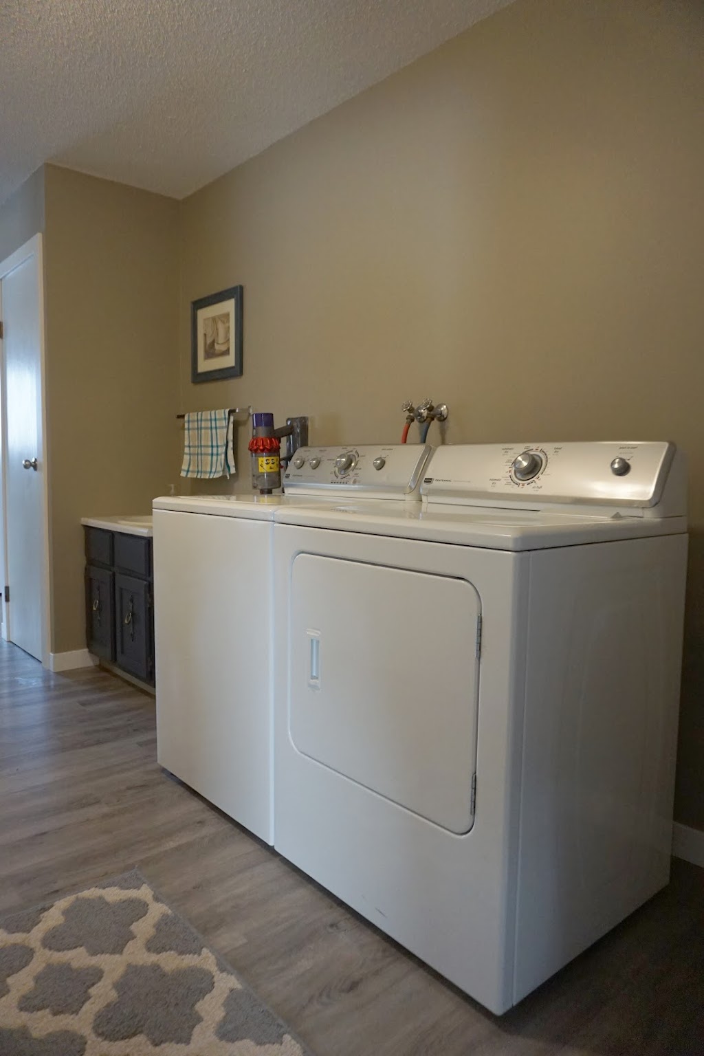 Just Like Home B and B | 63 1 Ave NW, Carman, MB R0G 0J0, Canada | Phone: (204) 750-0197
