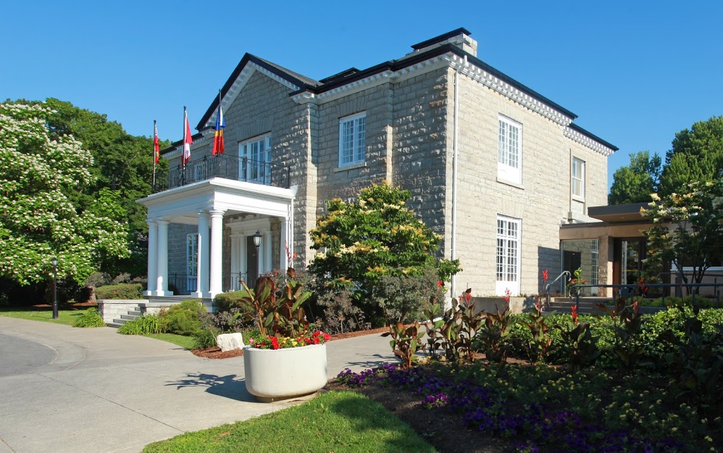 Donald Gordon Hotel and Conference Centre | 421 Union St, Kingston, ON K7L 3N6, Canada | Phone: (613) 533-2221