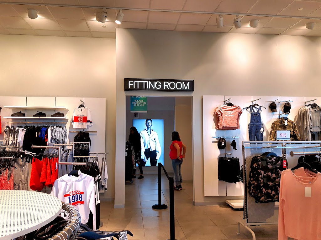 H&M | 5000 Canoe Pass Way, Tsawwassen, BC V4M 4G9, Canada | Phone: (855) 272-7007