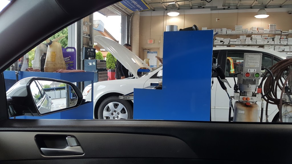 Mr. Lube | 2299 King George Blvd, Surrey, BC V4A 5A4, Canada | Phone: (604) 560-6100
