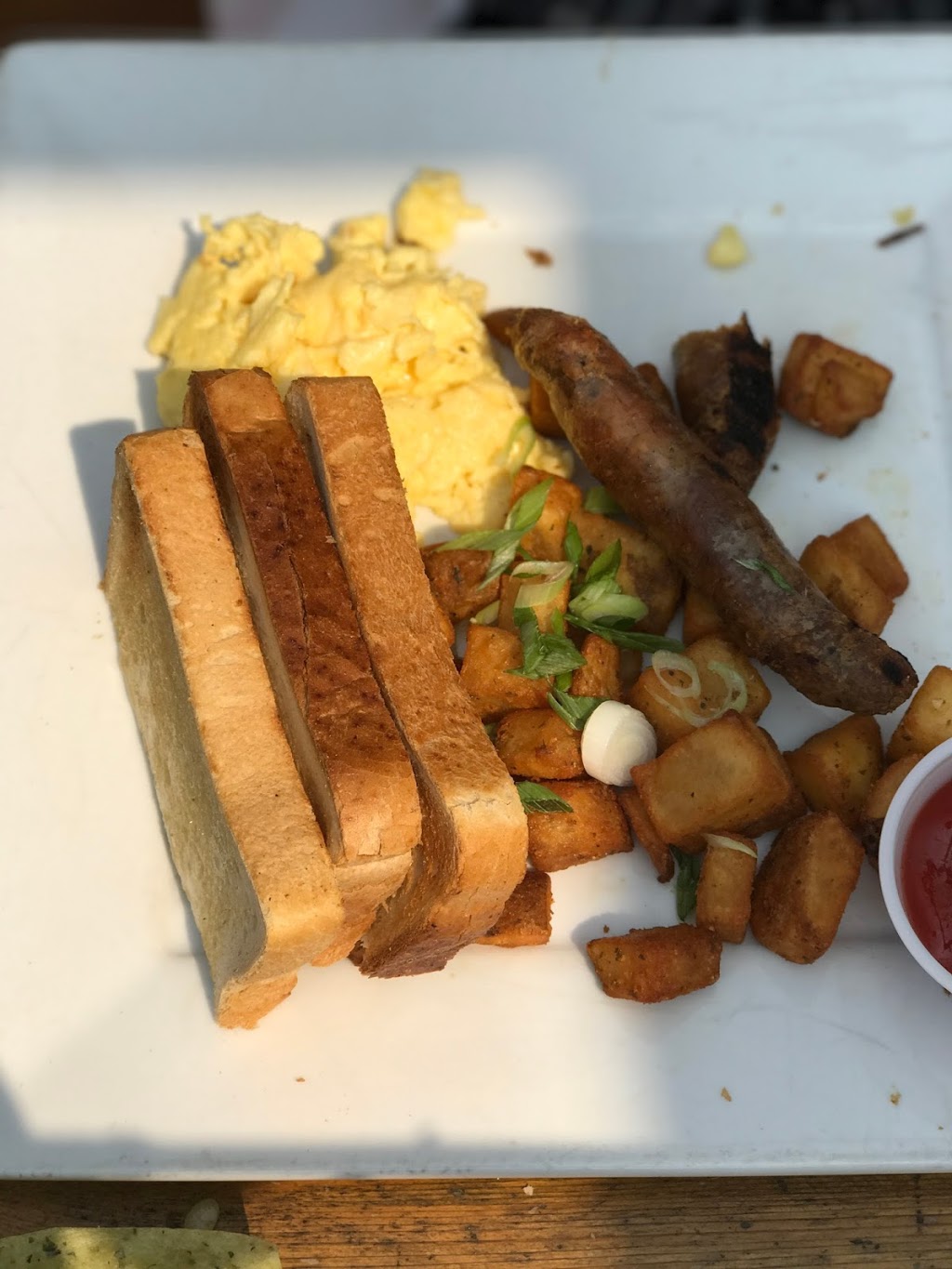 McRaes Restaurant Ltd | 1652 McRae Ave, Victoria, BC V8P 1H3, Canada | Phone: (250) 590-6944