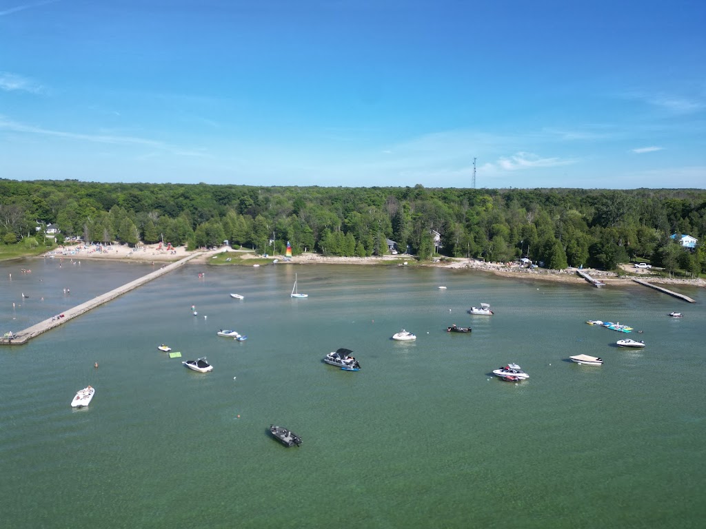 Red Bay Getaway | 81 Symon Ave, Mar, ON N0H 1X0, Canada | Phone: (519) 379-7309