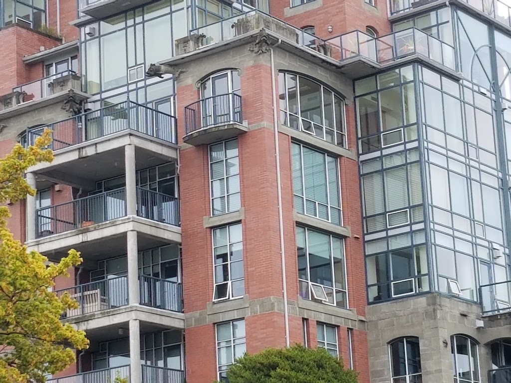 Shoal Point Condominiums | 21 Dallas Rd, Victoria, BC V8V 4Z9, Canada | Phone: (250) 388-6603