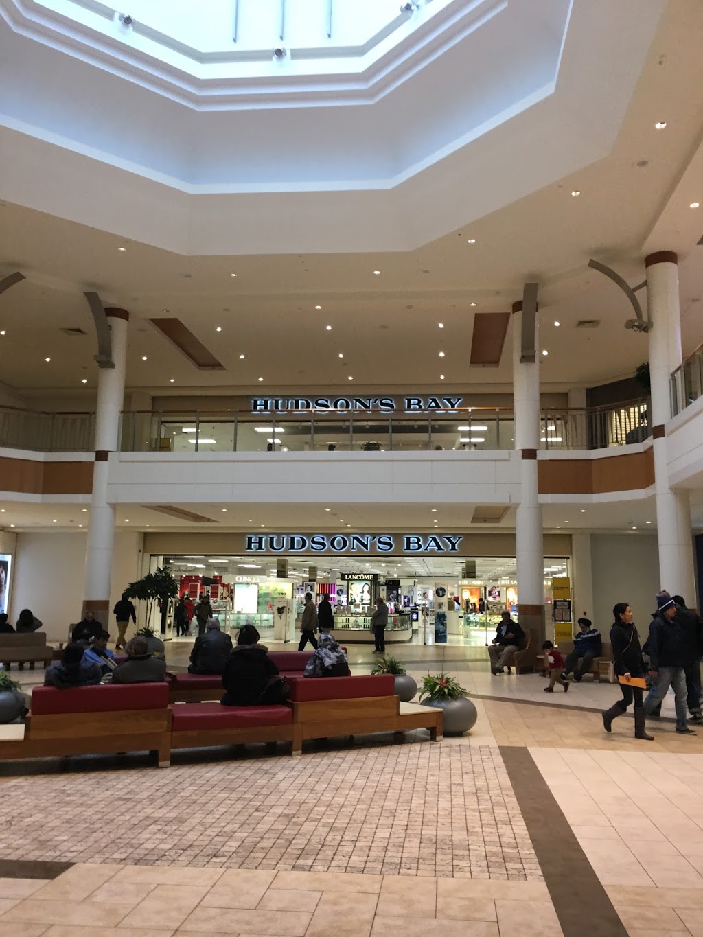 Hudsons Bay | 25 Peel Centre Dr, Brampton, ON L6T 3R5, Canada | Phone: (905) 793-5100