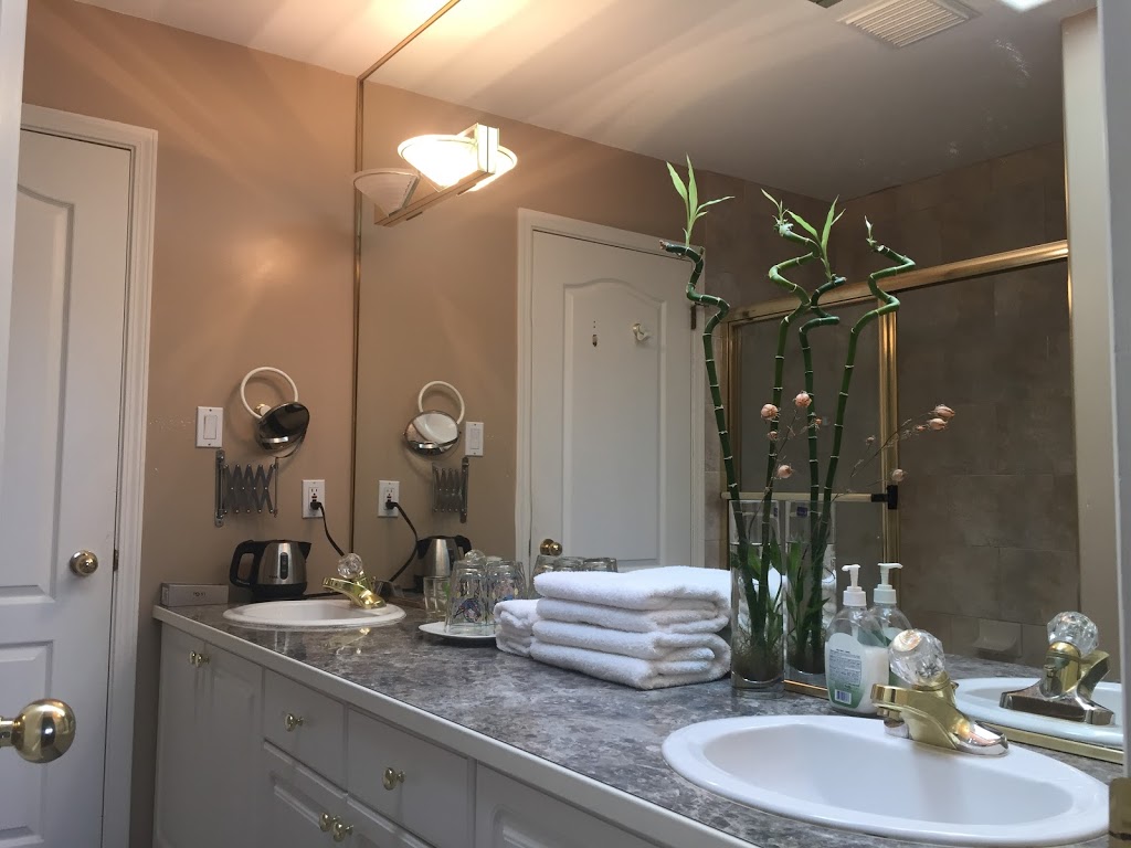 Charming Private Suite For You | 10100 Francis Rd, Richmond, BC V6Y 3Z9, Canada | Phone: (778) 861-5966