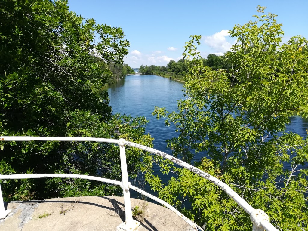 Parc St-Pierre | 1M0, Soulanges Canal Trail, Pointe-des-Cascades, QC J0P 1M0, Canada