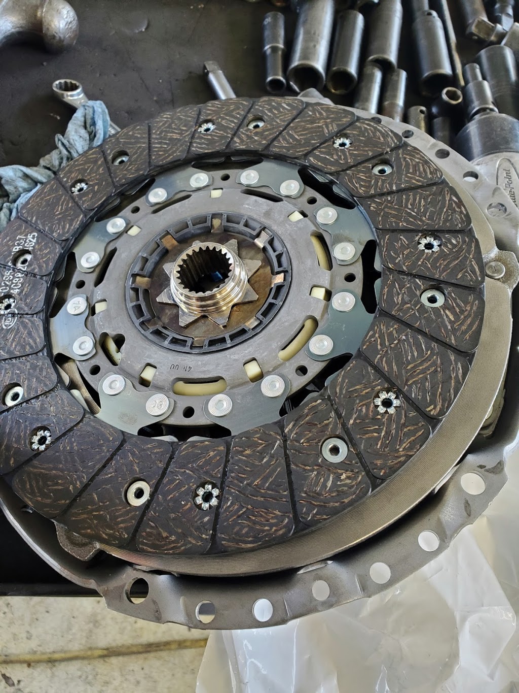 Lakeview transmission | 8815-A Dixie Hwy, Ira twp, MI 48023, USA | Phone: (586) 725-0407