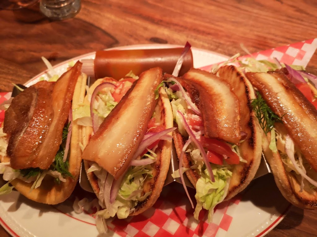 Le Chien Fumant | 4710 Rue De Lanaudière, Montréal, QC H2J 3P7, Canada | Phone: (514) 524-2444