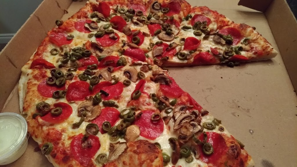 Greenhill Pizza and Wings | 399 Greenhill Ave, Hamilton, ON L8K 6N5, Canada | Phone: (905) 560-5051