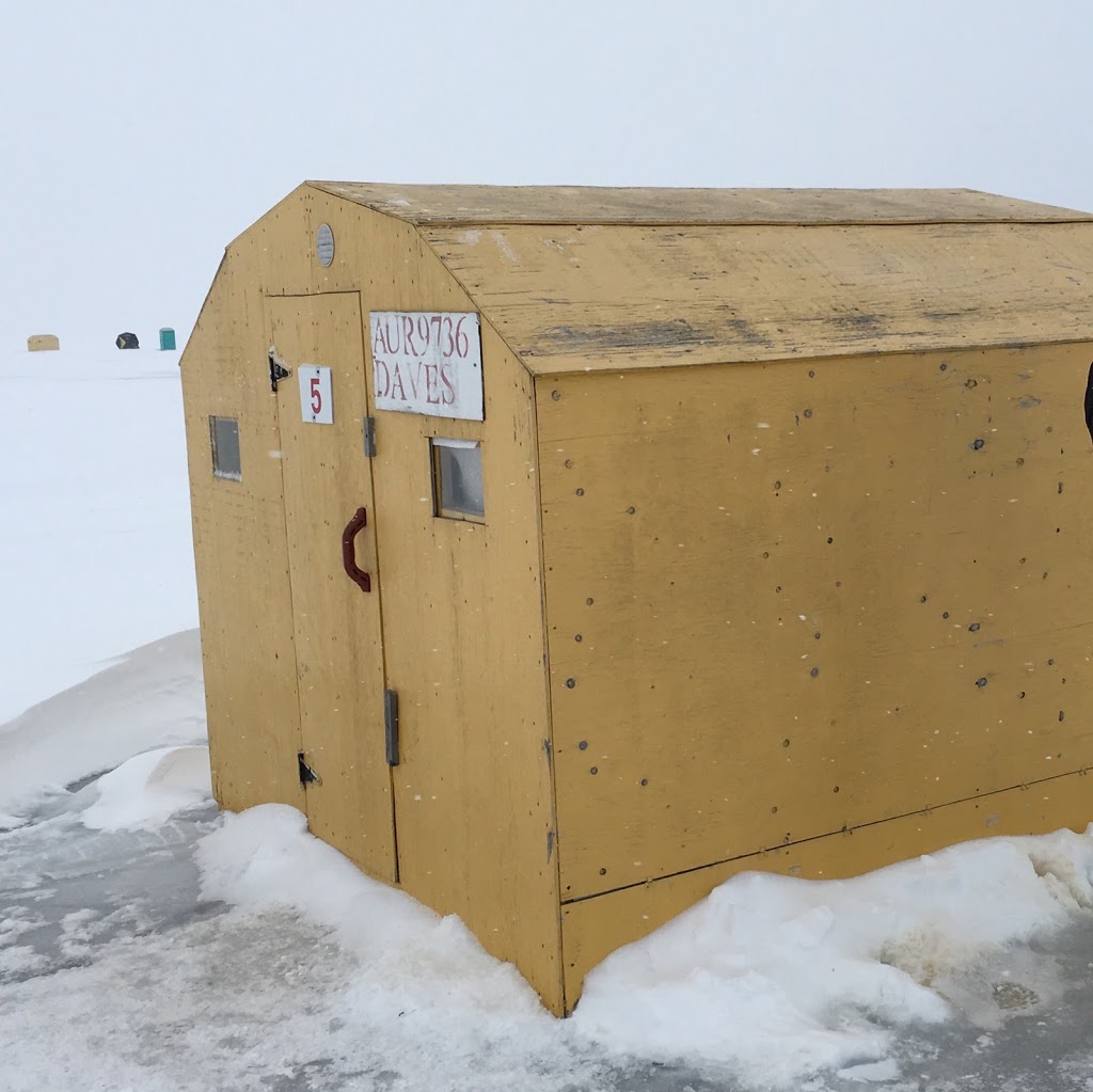 Daves Fish Huts | 7792 Black River Rd, Georgina, ON L0E, Canada | Phone: (905) 722-3372