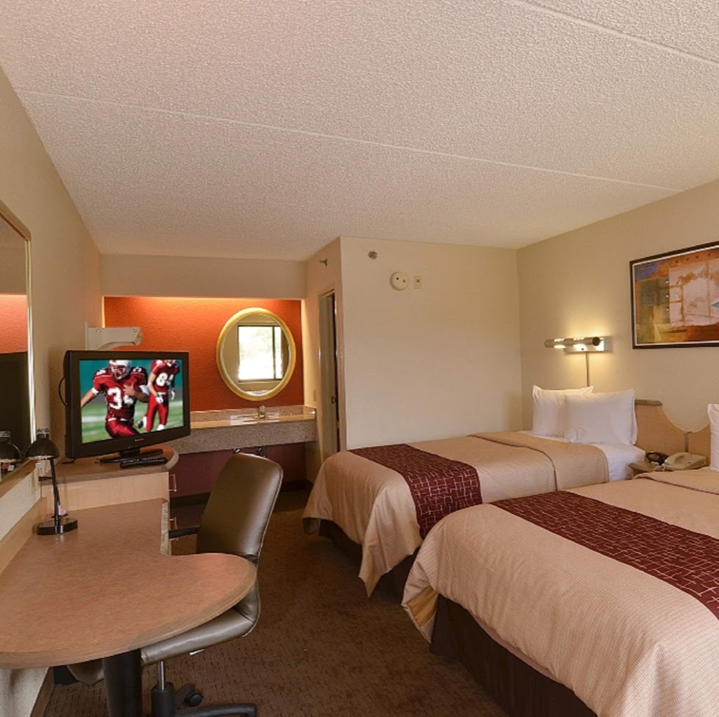Red Roof Inn Buffalo Hamburg/ I-90 | 5370 Camp Rd, Hamburg, NY 14075, USA | Phone: (716) 648-7222