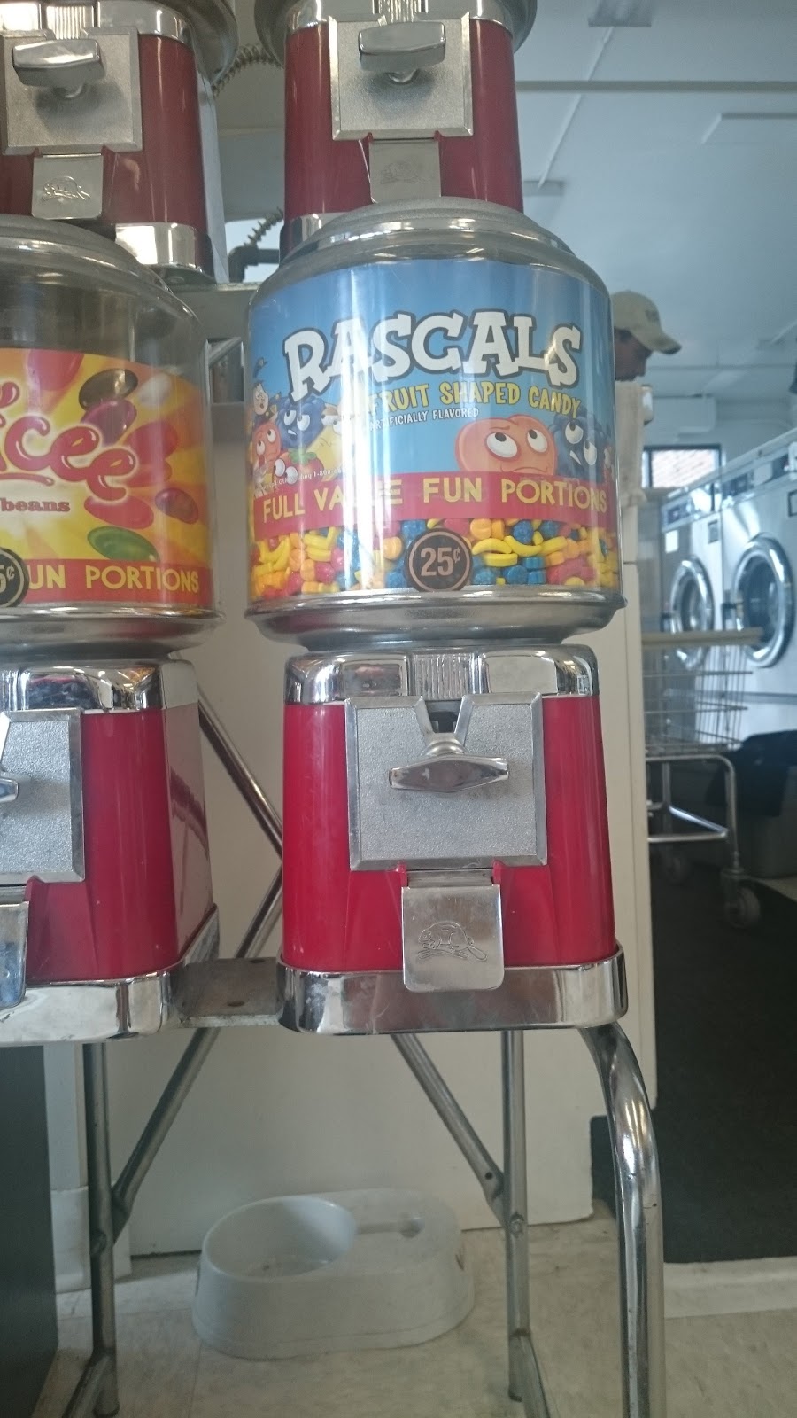 Village Coin Laundry and purified water | 555 Montgomery Rd, Kelowna, BC V1X 3C6, Canada | Phone: (778) 753-5505