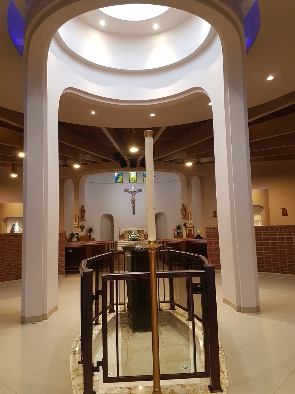 St James Catholic Church | 5504 20 St SW, Calgary, AB T3E 1R2, Canada | Phone: (403) 243-2680
