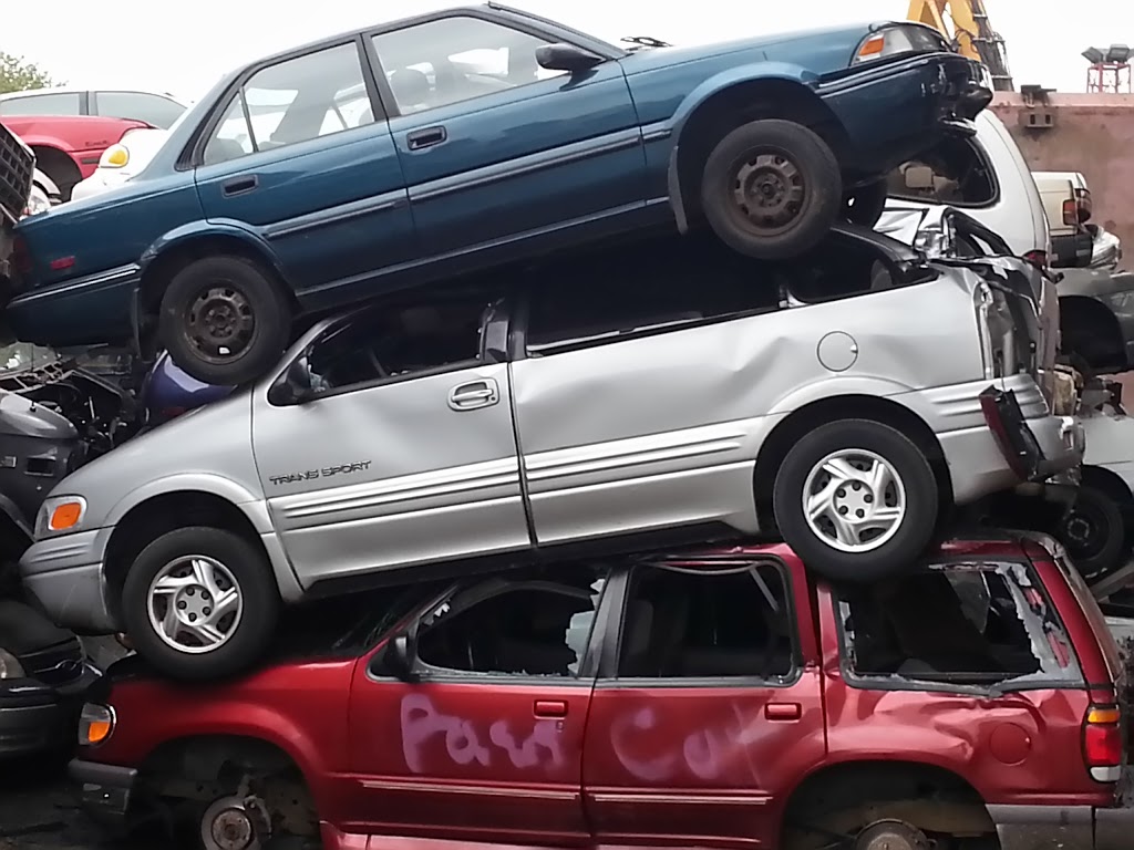 Scrap Car Removal Mississauga | 5150 Dixie Rd, Mississauga, ON L4W 1E1, Canada | Phone: (647) 794-4443