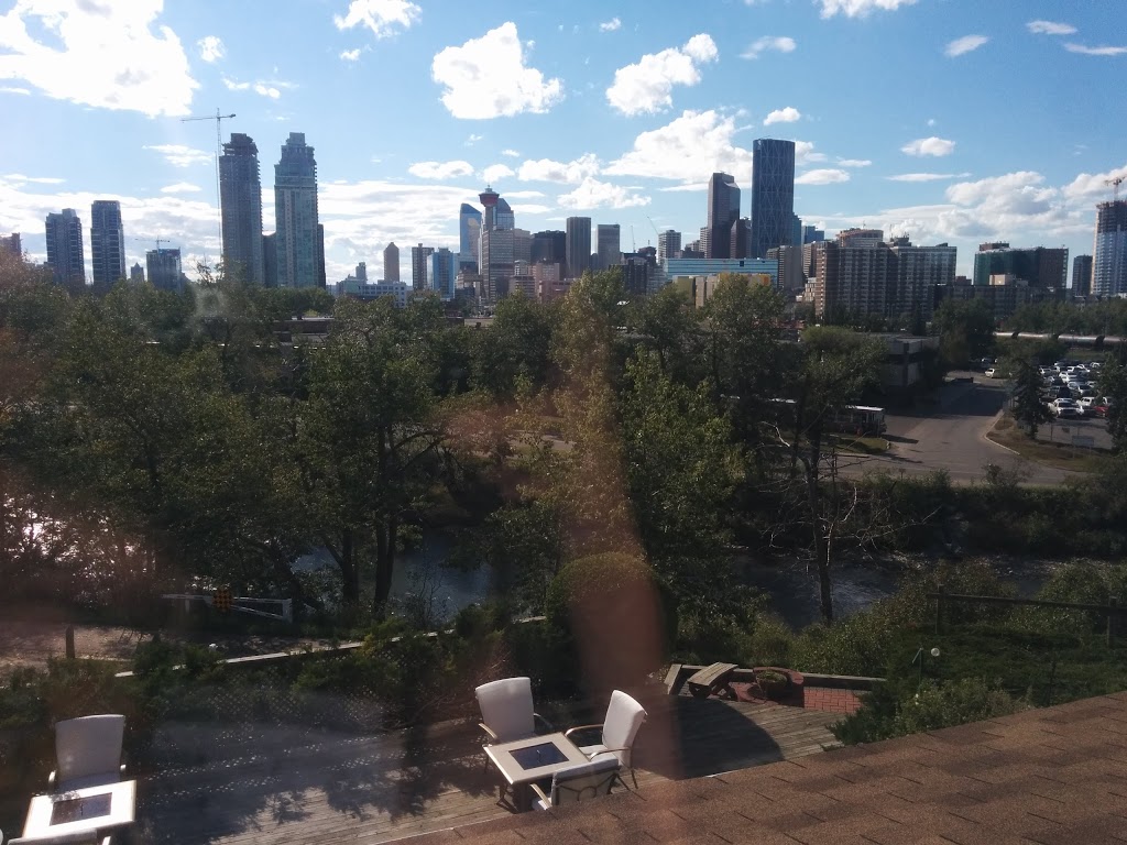 City Centre Riverpath Bed & Breakfast | 1011 Maggie St SE, Calgary, AB T2G 4L6, Canada | Phone: (403) 228-6167