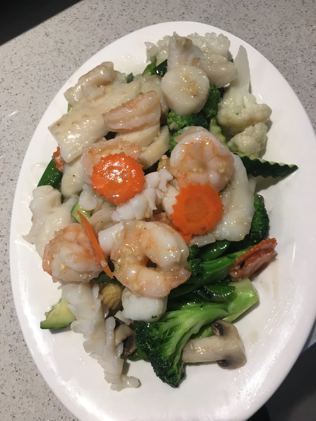 Deluxe Noodle House | 19255 Fraser Hwy #108, Surrey, BC V3R 7C9, Canada | Phone: (604) 427-3828