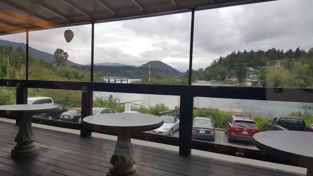 Jakes at the Lake | 109 S Shore Rd, Lake Cowichan, BC V0R 2G0, Canada | Phone: (250) 932-2221